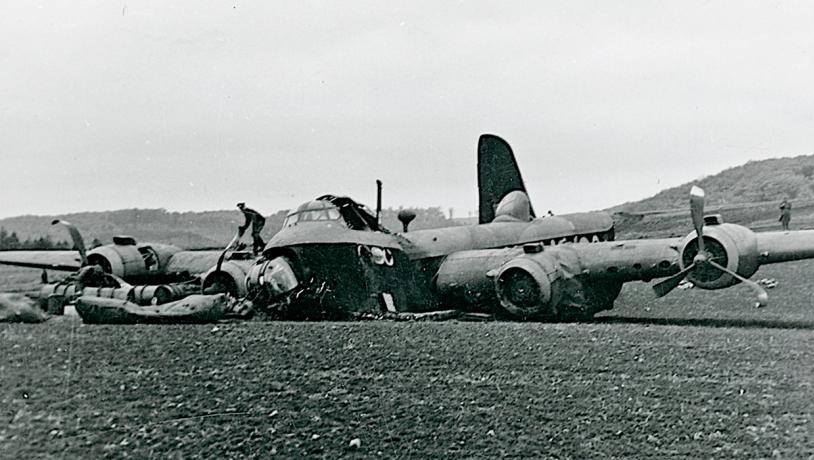 RAF, Short Stirling bomber, after emergency landing at Risegård in Sønderjylland